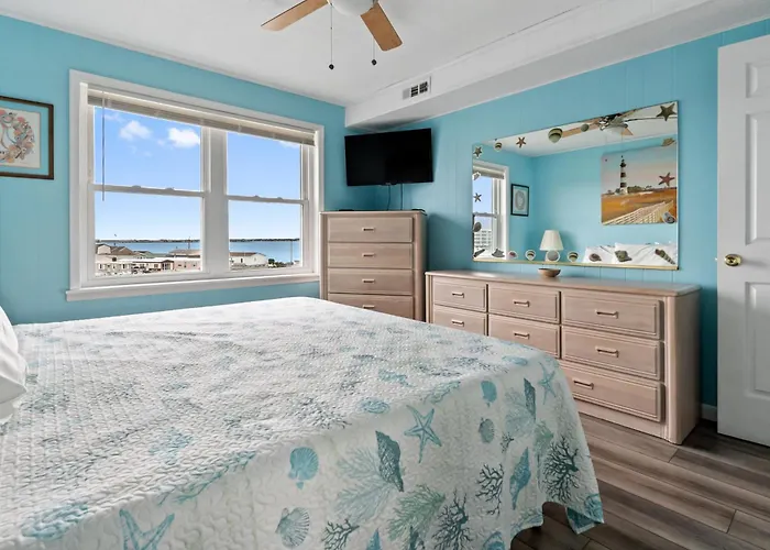 Bayside 2-bedroom On 53rd Street Perfect For A Coastal Escape In Ocean *