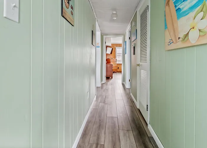 Bayside 2-bedroom On 53rd Street Perfect For A Coastal Escape In Ocean *