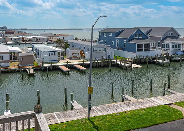 Bayside 2-bedroom On 53rd Street Perfect For A Coastal Escape In Ocean Holiday home *