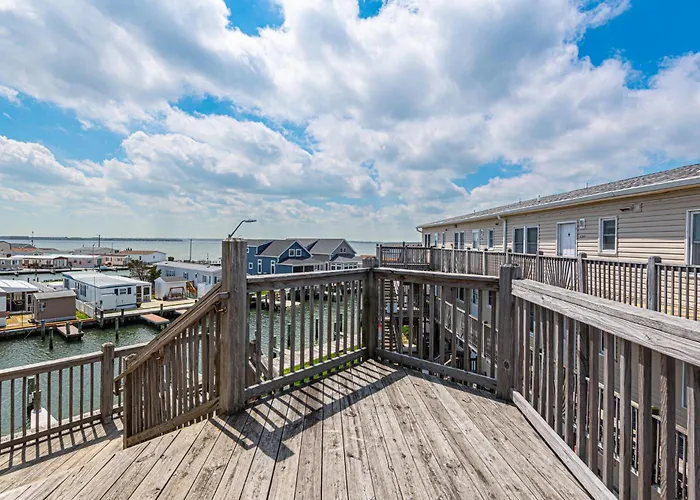 Bayside 2-bedroom On 53rd Street Perfect For A Coastal Escape In Ocean Holiday home *